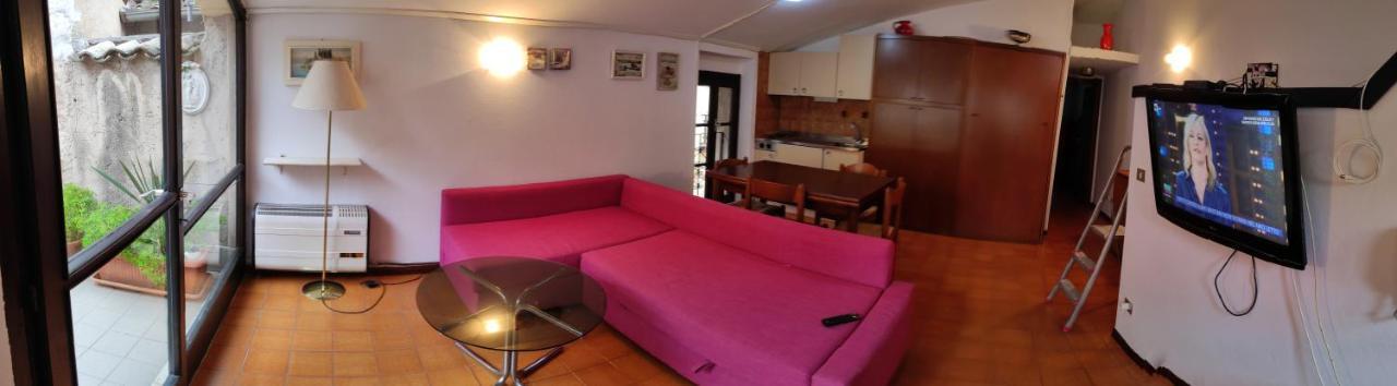 Ferienwohnung Il Vicoletto Torri Del Benaco Exterior foto