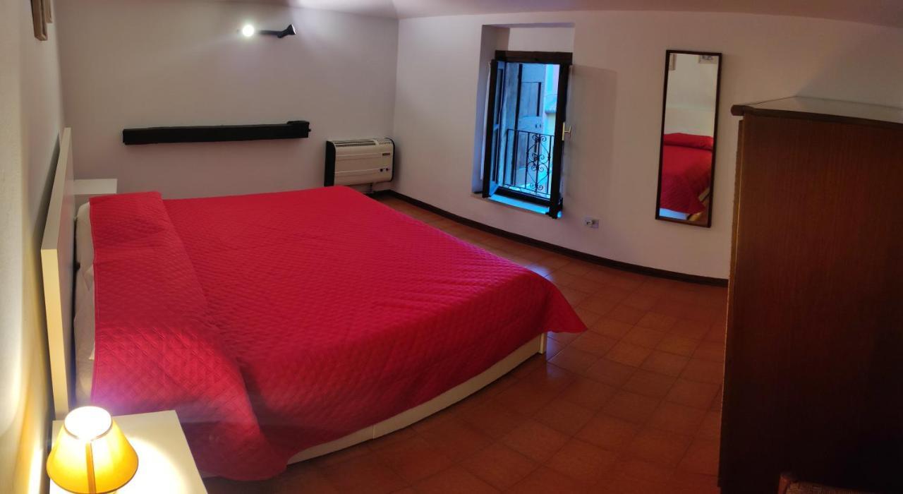Ferienwohnung Il Vicoletto Torri Del Benaco Exterior foto